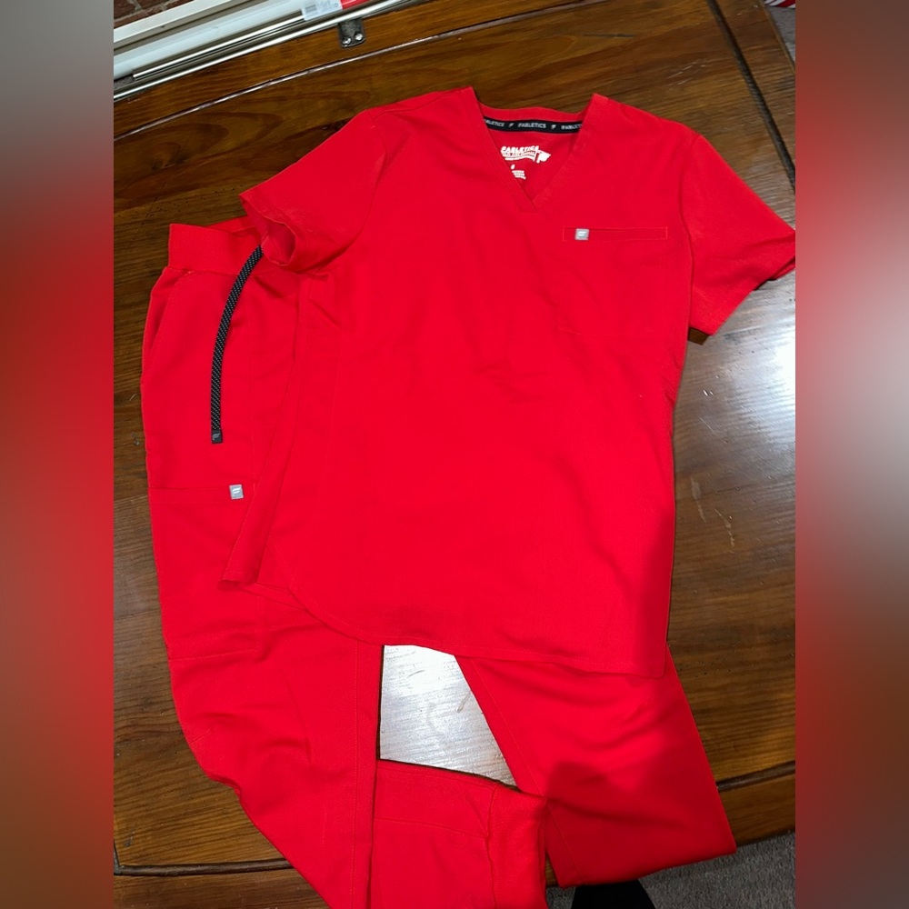 Fabletics Scrubs Set